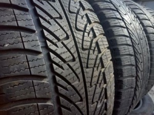 17 225 55 Goodyear Ultra Grip Performance