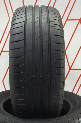 Шины Goodyear EfficientGrip Performance 215/55 R16 -- б/у 5.5