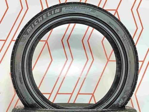 Шины Michelin Pilot Sport 4 255/40 R20 -- б/у 5.5