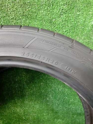 Шины Dunlop SP Sport Maxx RT 235/65 R17 -- б/у 3.5