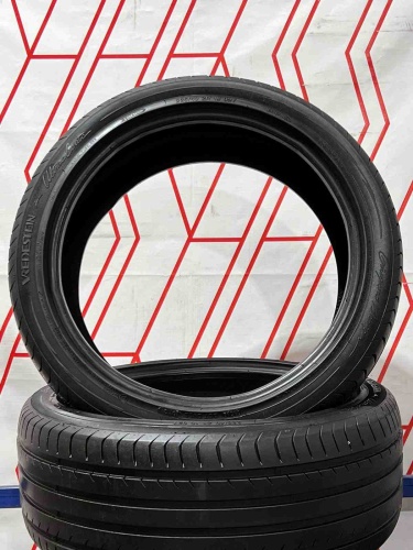 Шины Vredestein Ultrac Cento 225/40 R18 -- б/у 5.5