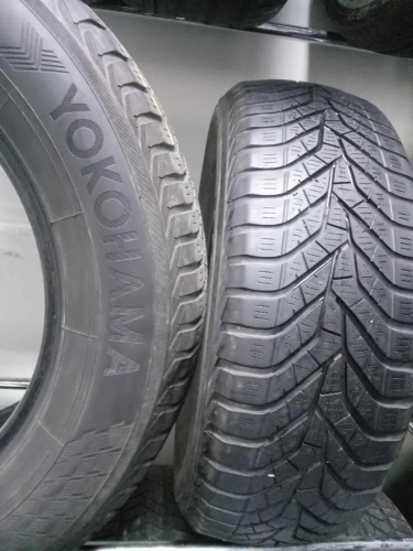 Шины Yokohama W.Drive V905 215/65 R16 -- б/у 5