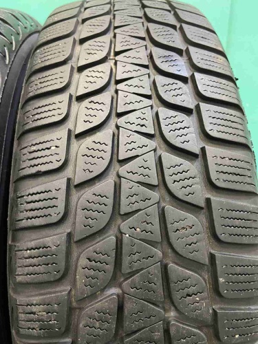 Шины Bridgestone Blizzak LM-20 205/65 R16C -- б/у 5