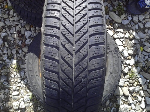 Шины Goodyear UltraGrip 7 185/60 R14 -- б/у 3