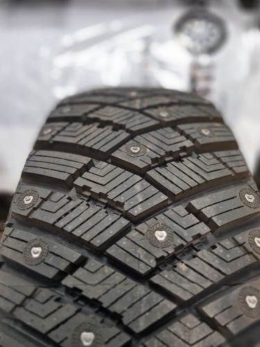 Шины Goodyear UltraGrip Ice Arctic SUV 235/65 R18 110T