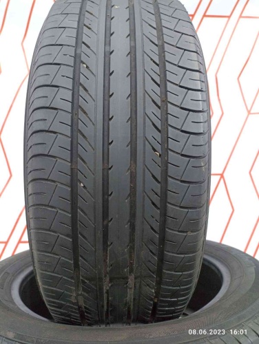 Шины Yokohama BluEarth E70 225/55 R18 -- б/у 5.5