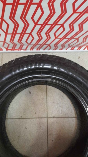 Шины Goodyear Ultragrip Ice Arctic 235/65 R17 -- б/у 5